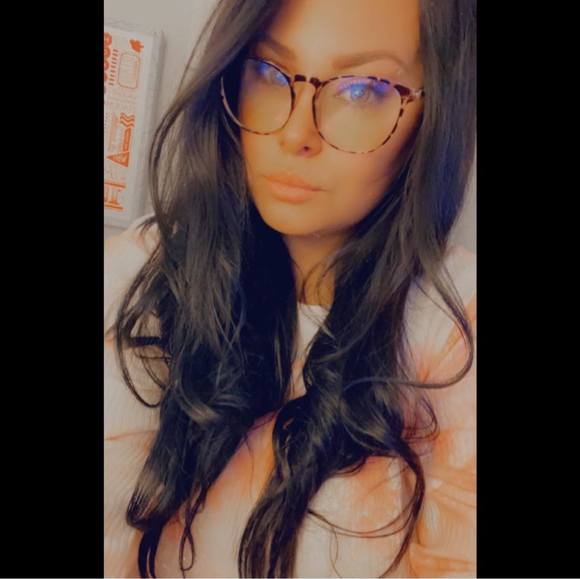 Meet your Posher, Brandi - Picture 1 of 1